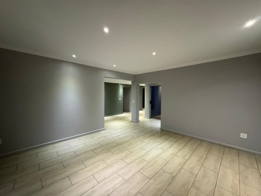 4 Bedroom Property for Sale in Pentagon Park Free State